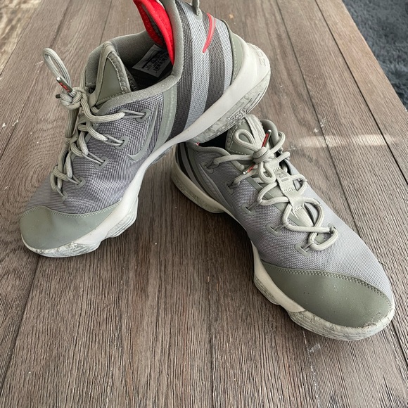 LeBron XIV Low - Picture 8 of 8